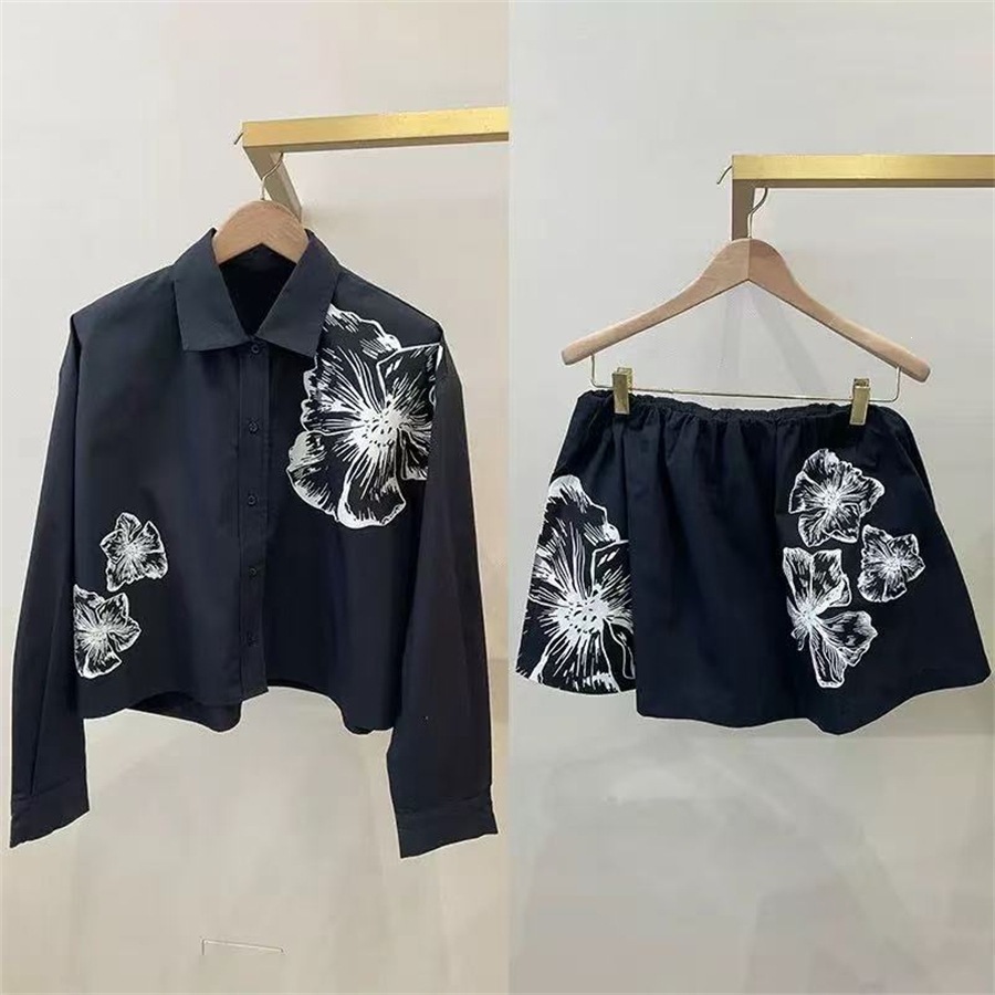 Romper Floral Print - Romantyczny zestaw z białą koszulą w