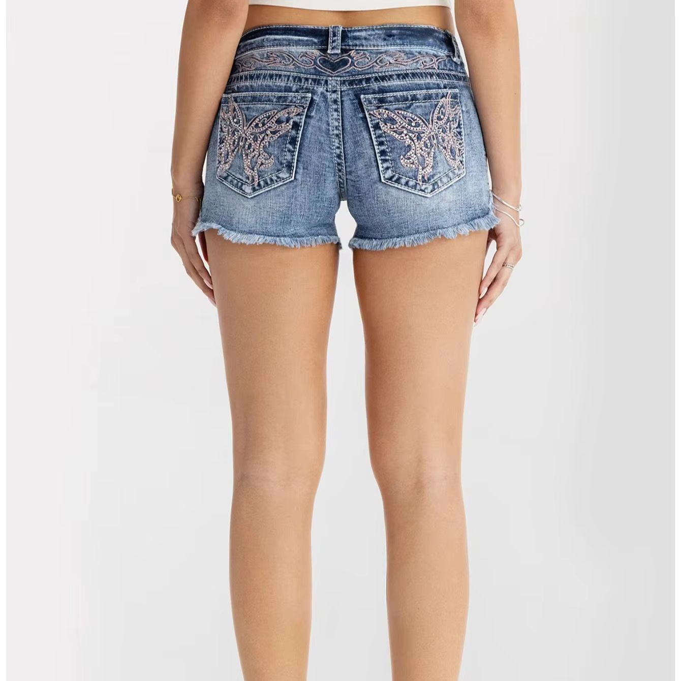 Damskie spodenki jeansowe z mo – Shorts Denim Frayed recenzja i cena