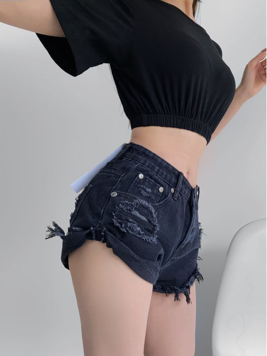 Damskie szorty jeansowe z nisk – Shorts Denim Frayed recenzja i cena